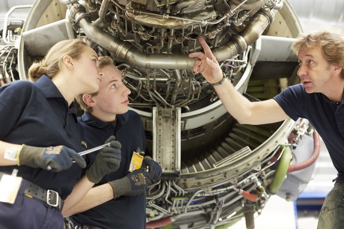 158 neue Auszubildende gehen bei der Lufthansa Technik Gruppe an den Start