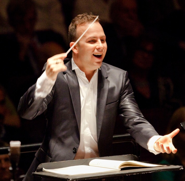 Migros-Kulturprozent-Classics: Tournee V der Saison 2015/2016 / Kanadischer Stardirigent auf Schweizer Tournee