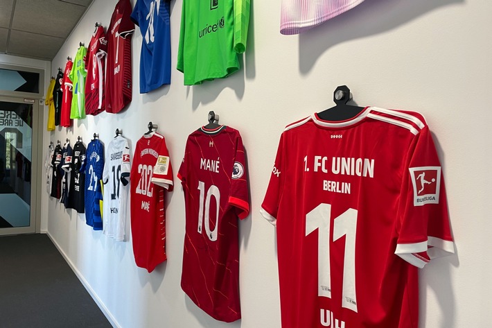 "ZDFzoom" über Spielerberater im Fußball-Business / Im Anschluss: sportstudio UEFA Champions League