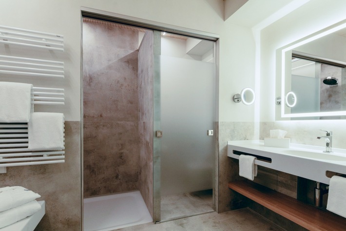 [PRESSEMITTEILUNG] Landhotel Bohrerhof: Nachhaltige Architektur mit innovativer Duschlösung von Bette