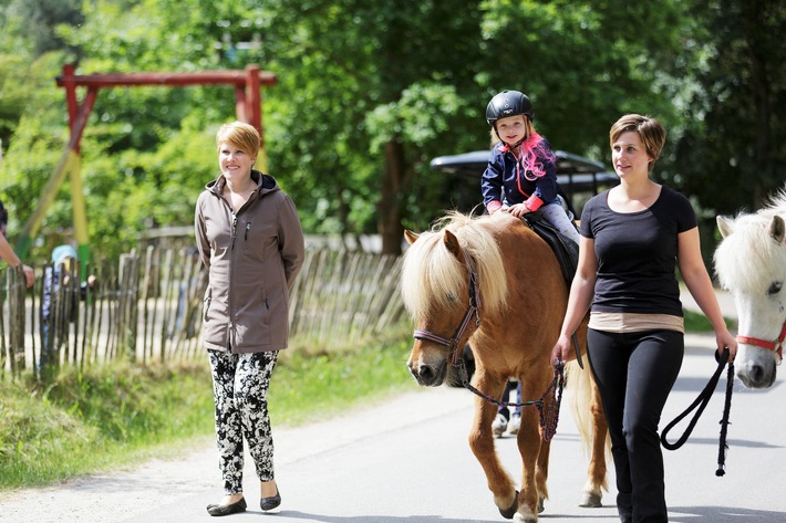 Stiftung für Familien der Pierre & Vacances / Center Parcs Gruppe unterstützt „Flaschenkinder“ von suchtkranken Eltern unter anderem mit Aufenthalten in den Ferienparks von Center Parcs