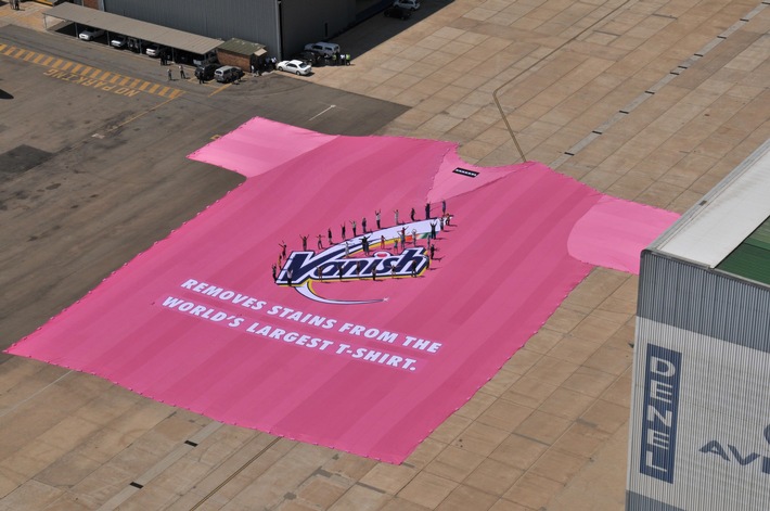 Vanish mit neuem Weltrekord / Größtes T-Shirt der Welt steht ab sofort im Guiness Buch der Rekorde (mit Bild)