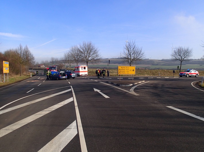 POL-PDWO: Verkehrsunfall mit zwei Leichtverletzten