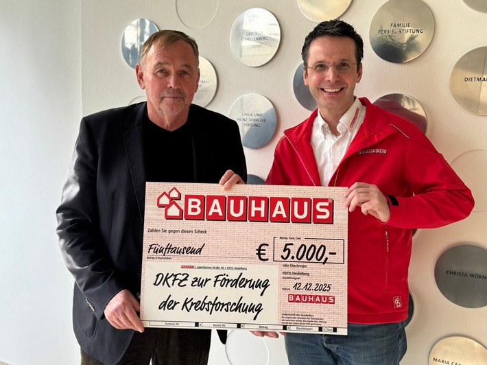 BAUHAUS Heidelberg übergibt 5.000 Euro an das DKFZ