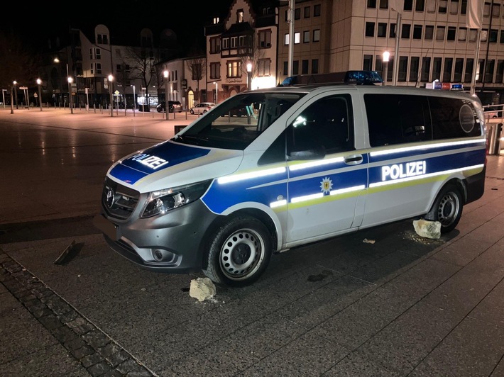 BPOL-KL: Bundespolizeifahrzeug am Bahnhof Worms mutwillig beschädigt
