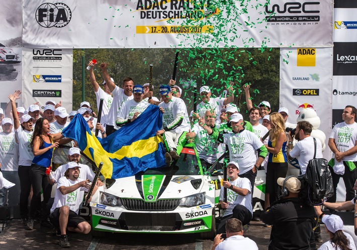 ADAC Rallye Deutschland: Pontus Tidemand/Jonas Andersson und SKODA gewinnen WRC 2-Titel (FOTO)