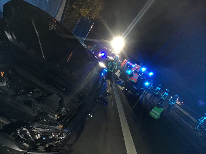 FW-BO: Schwere Verkehrsunfall mit zwei Kindern auf der Autobahn A43