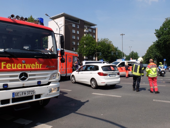 FW-GE: Verletzte Person nach Verkehrsunfall in Gelsenkirchen Buer