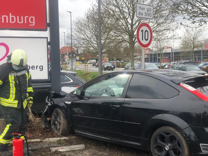 FW Kranenburg: Verkehrsunfall am Weidepark