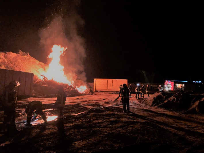 POL-PDLD: Altdorf - Brand auf dem Gelände des Recyclinghofes