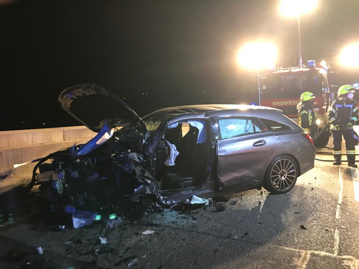 KFV-CW: Schwerer Verkehrsunfall auf den Nagolder Viadukt - Ein Toter und vier Schwerverletzte