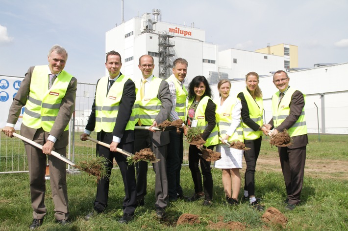 Neuer Produktionskomplex im Milupa Werk in Fulda / Erster Spatenstich mit Florian Rentsch (BILD)