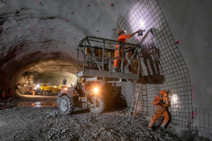 Sanierung Oströhre Lötschberg-Basistunnel: BLS schliesst Bauarbeiten Ende Februar ab