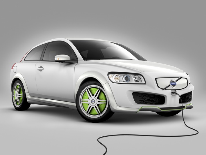 Bahnbrechendes Volvo ReCharge-Konzept: Der "Plug-in Hybrid"