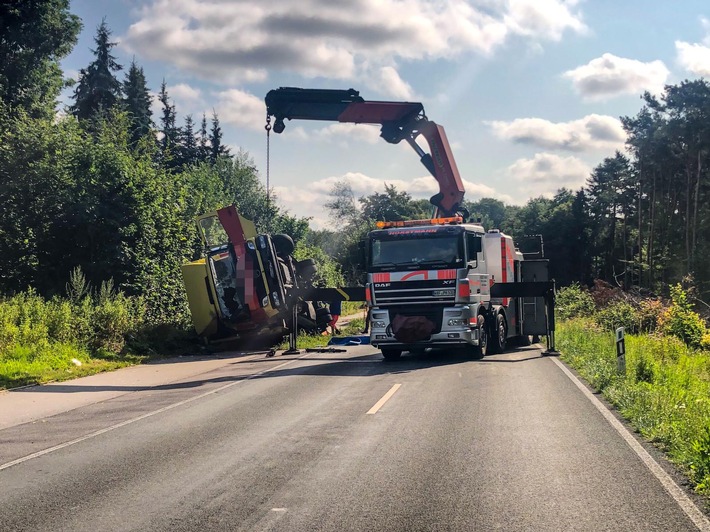 POL-COE: Havixbeck, L581/ Lkw verunglückt, Straße gesperrt