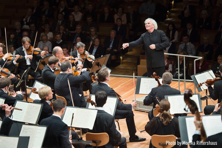 Kooperation mit den Berliner Philharmonikern / Panasonic kooperiert mit den Berliner Philharmonikern bei der Entwicklung von Technologien für die Wiedergabe einer authentischen Konzerthallenatmosphäre