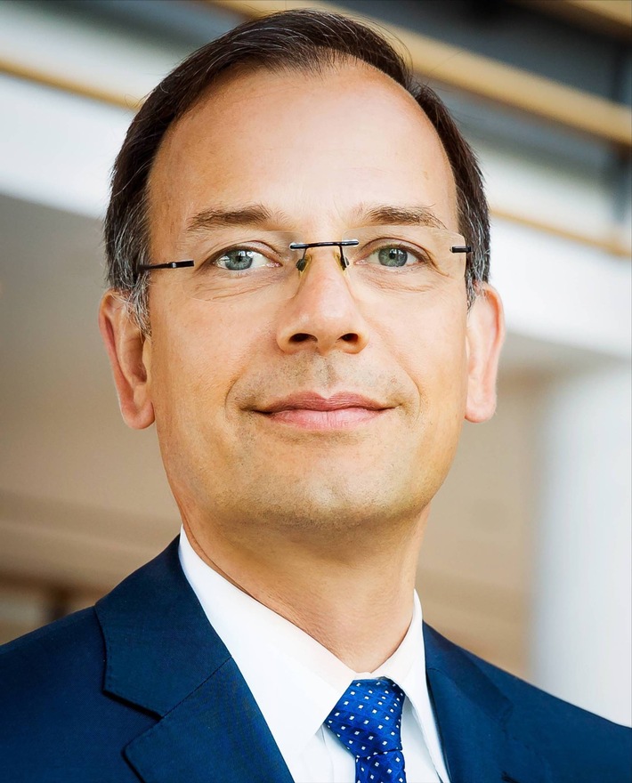 Klaus Striebich neuer Beirat der Intesia Group Holding GmbH / Zusätzliche Gewerbeimmobilien-Kompetenz für den Böblinger Facility Management Spezialisten