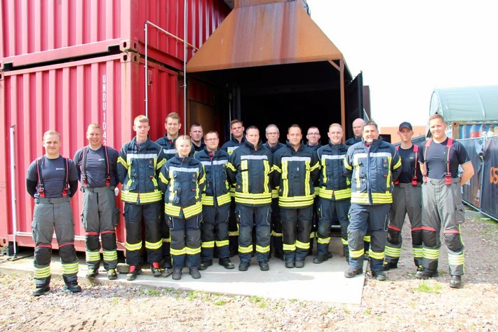 FW-OLL: Eine heiße Sache - Realbrandausbildung der Gemeindefeuerwehr Großenkneten