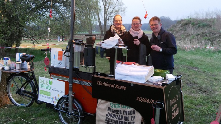 FW Celle: Neues Fahrzeug für die Feuerwehr Bostel - erster Einsatz für das Kaffeefahrrad!