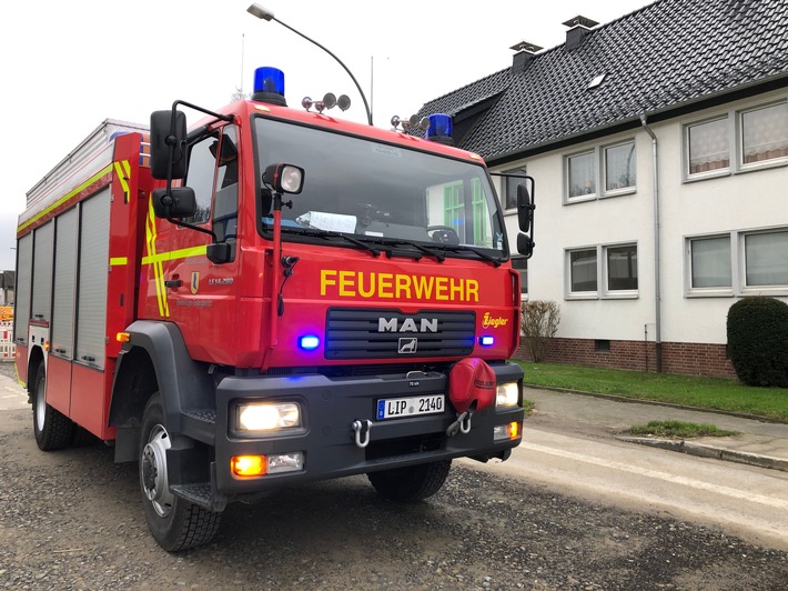 FW Lage: Zwei parallele Türöffnungen für den Rettungsdienst / Hubschrauber bringt Notarzt - 04.01.2022