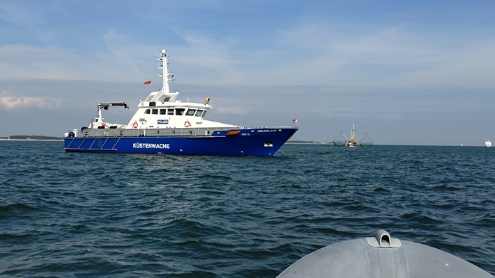 POL-IZ: 251009.4 Itzehoe: Open Ship und Polizei Inside - Polizei lädt zum Gespräch am Wasser ein