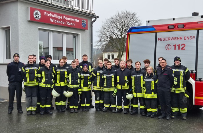 FW Ense: Gemeinsamer Grundlehrgang - Modul 1 erfolgreich abgeschlossen