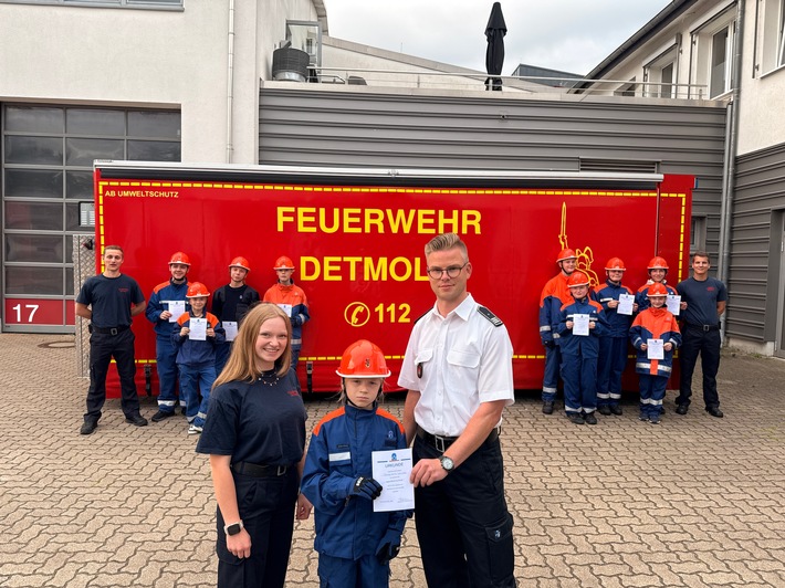 FW-DT: Zehn Jugendliche bestehen Jugendflamme Stufe 1!