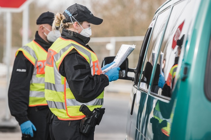 Bundespolizeidirektion München: Hochrisikogebiet Österreich / Rosenheimer Bundespolizei prüft bei Grenzkontrollen Einhaltung von Anmelde- und Nachweispflichten