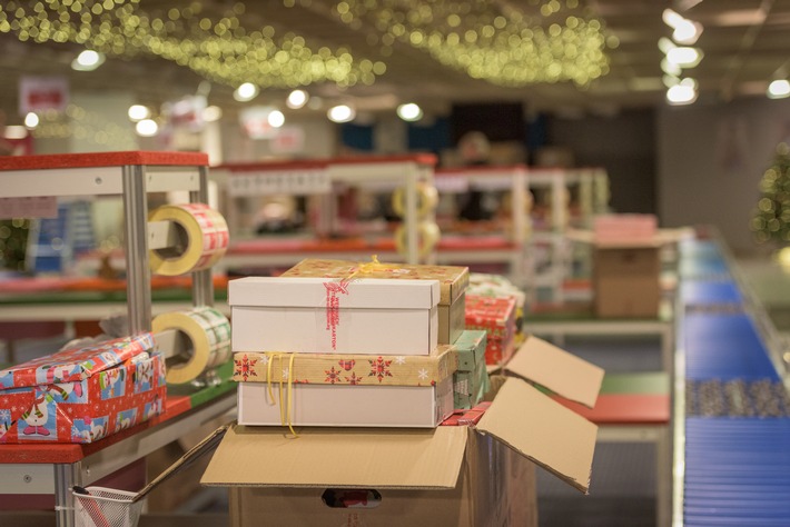 Weihnachtswerkstatt: Schon über 21.000 Geschenke fertig / Noch hunderte Freiwillige benötigt (FOTO)