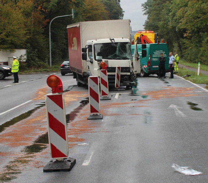 POL-RBK: Bergisch Gladbach - Schwerer Unfall auf dem Rather Weg