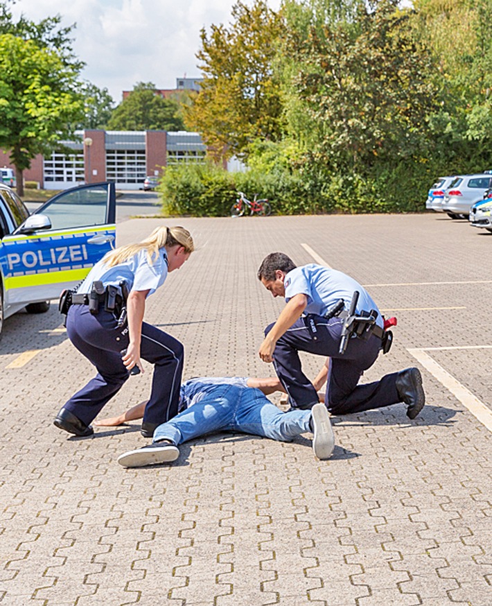 POL-ME: Dank Zeugen: Polizei fasst E-Bike-Diebe - Langenfeld - 2111063