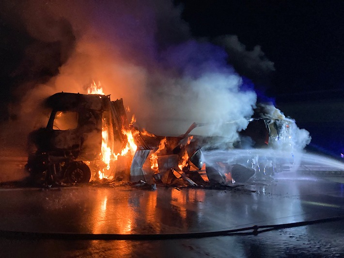 POL-VDKO: LKW-Brand / Vollsperrung der A61.