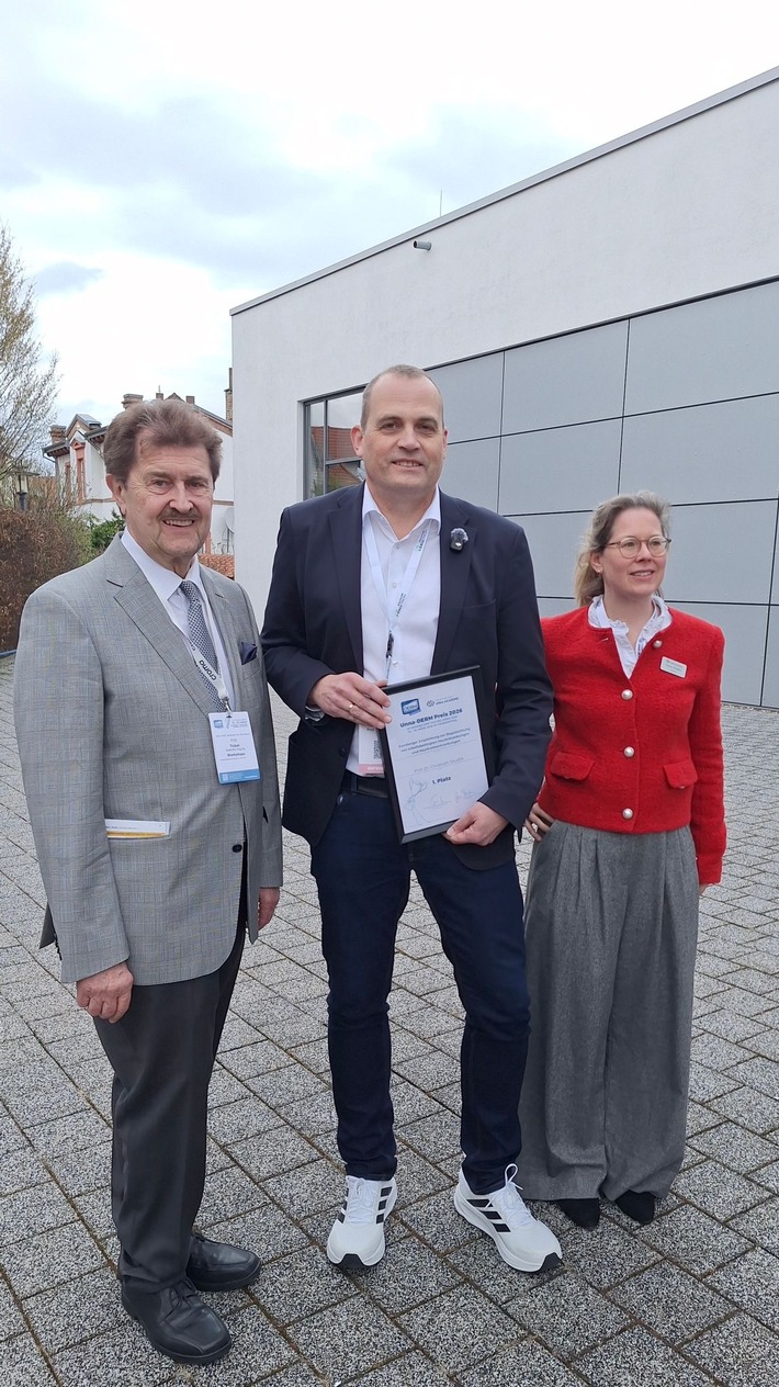 Bessere Versorgung bei Berufskrankheiten: Innovationspreis für Prof. Dr. Christoph Skudlik von der Universität Osnabrück