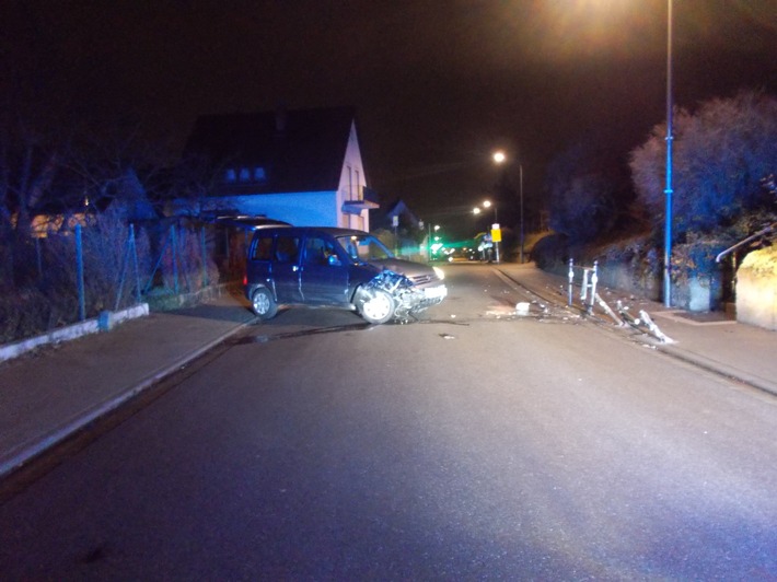 POL-PDNW: Totalschaden bei Verkehrsunfall in Neustadt/Hambach