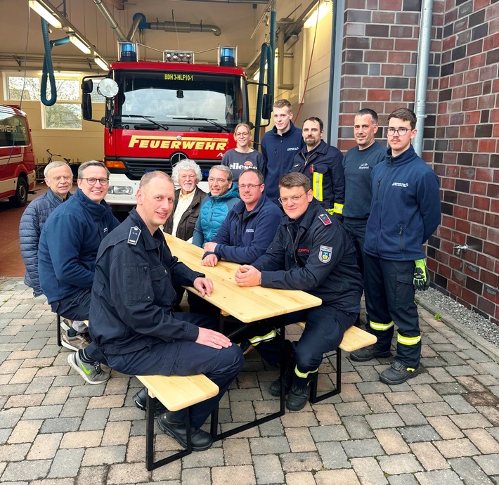 FW-KLE: Bürgerstiftung Till-Moyland unterstützt die Freiwillige Feuerwehr Bedburg-Hau