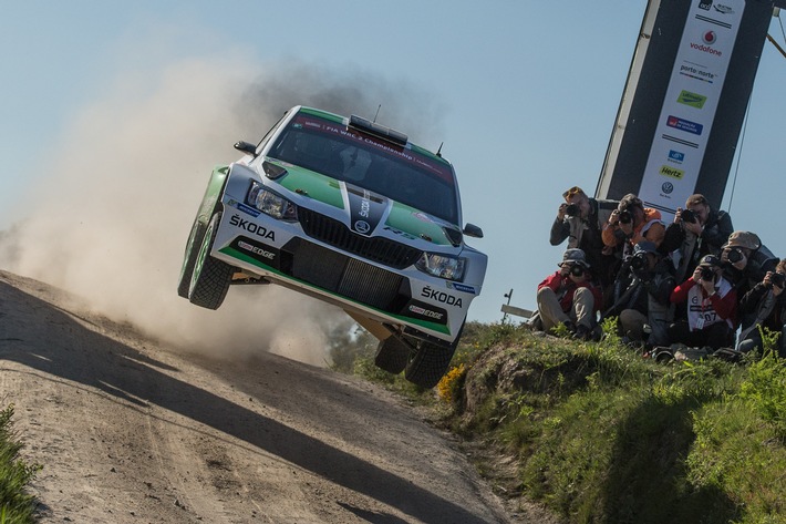 Rallye Italien: Zweiter Härtetest für den SKODA Fabia R5 in der FIA Rallye-Weltmeisterschaft (FOTO)