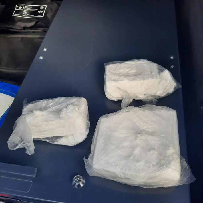 BPOL NRW: Bundespolizei stellt ein Kilogramm Kokain im Rahmen der Grenzkontrollen sicher