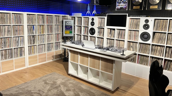 Wenn Techno Geschichte schreibt: R.A.V.E. startet Crowdfunding zur Rettung einer einzigartigen Vinyl-Sammlung