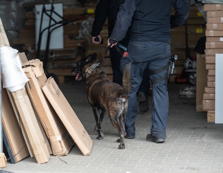 POL-RE: Bottrop: Gemeinsame Großkontrollen durch Behörden