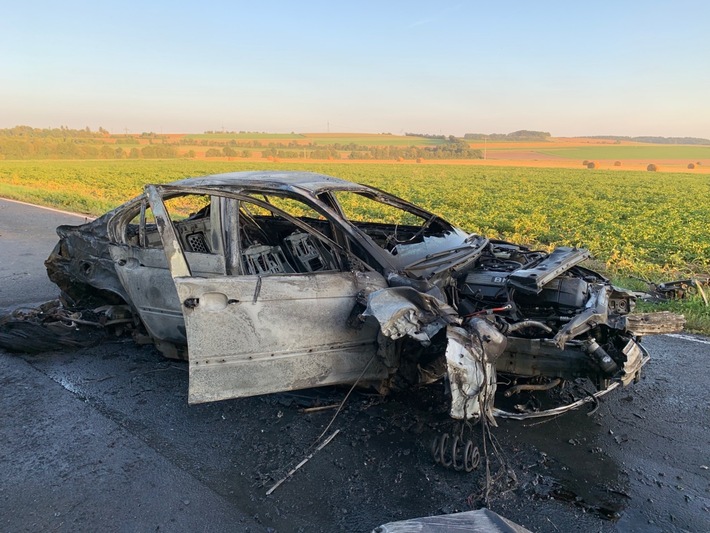POL-PDMY: Naunheim (Maifeld) - Verkehrsunfall mit Personenschaden - PKW ausgebrannt - Fahrer stand unter Alkoholeinfluss
