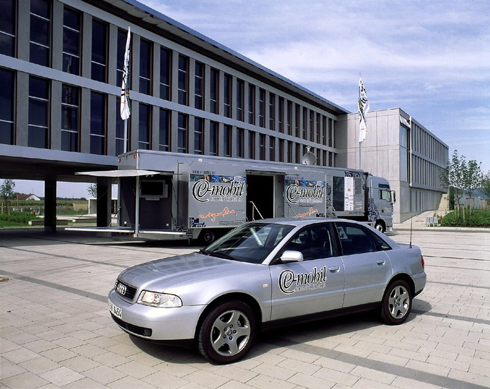 &quot;e-mobil - Chancen im 21. Jahrhundert&quot; / Audi unterstützt Gemeinschaftsaktion der Bayerischen Staatsregierung und führender internationaler Unternehmen / Veränderungen in der Automobilfertigung erfordern neue Berufsbilder