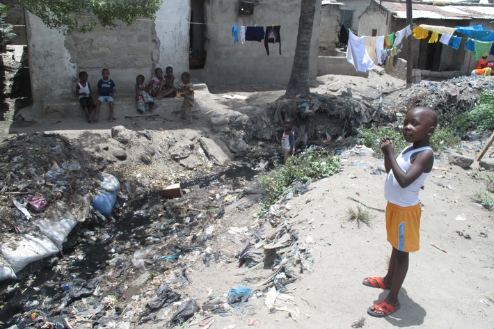 &quot;Leben im Abwasser&quot;: ZDF-&quot;planet e.&quot;-Doku zum Weltwassertag über die hygienische Situation in Tansanias Slums (FOTO)