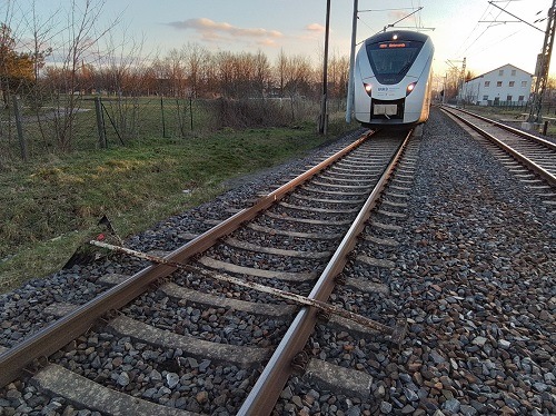 BPOLI DD: Gefährlicher Eingriff in den Bahnverkehr -Zeugenaufruf