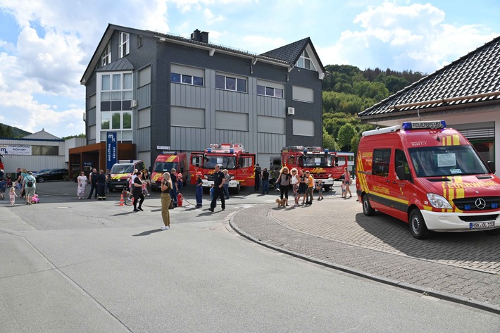 FF Olsberg: Feuerwehrfest mit neuer Weltmeisterschaft beim Löschzug Bigge - Olsberg