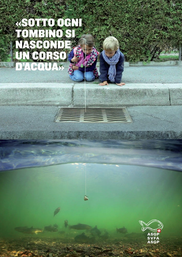 UNA TRACCIA NEL METALLO / UNA CADITOIA CON INCISO UN PESCE - "Sotto ogni tombino si nasconde un corso d