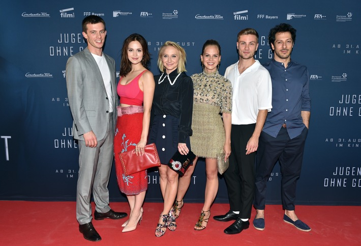 JUGEND OHNE GOTT - Gefeierte Weltpremiere in München