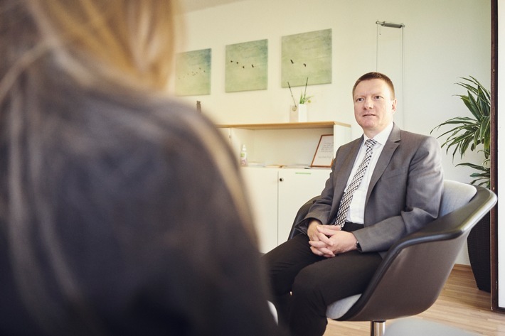 Durch eine gezielte Behandlung in der Rhein-Jura Klinik können die Symptome der Angststörung massiv reduziert oder gar ganz zum Verschwinden gebracht werden. Weiterer Text über ots und www.presseportal.de/nr/101171 / Die Verwendung dieses Bildes ist für redaktionelle Zwecke honorarfrei. Veröffentlichung bitte unter Quellenangabe: "obs/Rhein-Jura Klinik/FELIX GROTELOH FOTOGRAFIE"