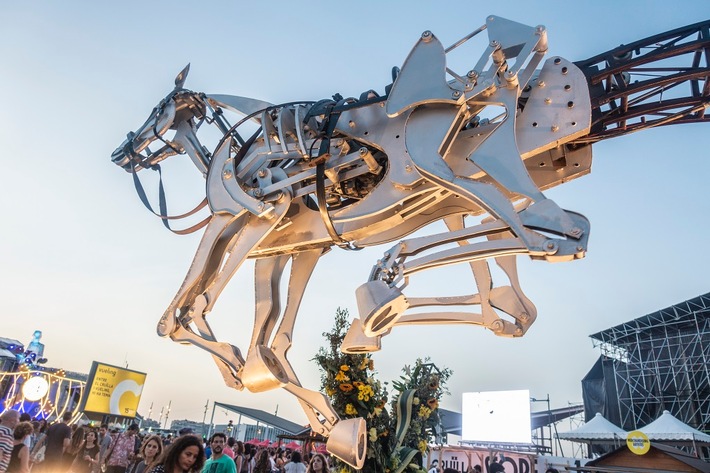 "The Iron Horse" - Highlight auf dem diesjährigen DIY-Festival / Majestätisches Eisenpferd galoppiert über die Maker Faire