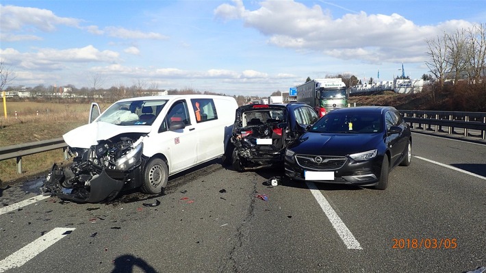 POL-VDMZ: Verkehrsunfall mit zwei verlezten Personen und erheblichem Sachschaden auf der BAB 60 FR Bingen