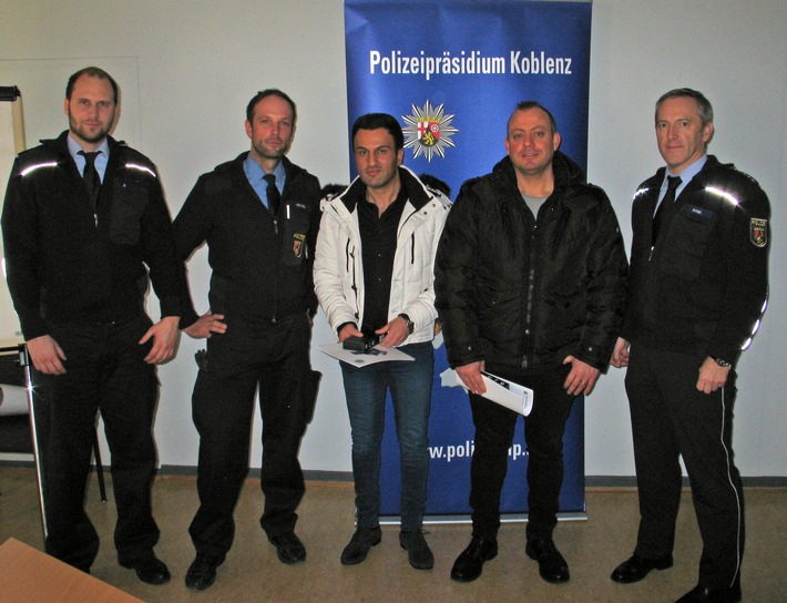 POL-PPKO: Bürgerurkunden des Polizeipräsidenten für zwei Koblenzer Bürger